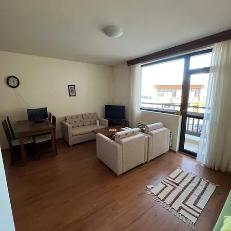 Edelweiss Apartment *